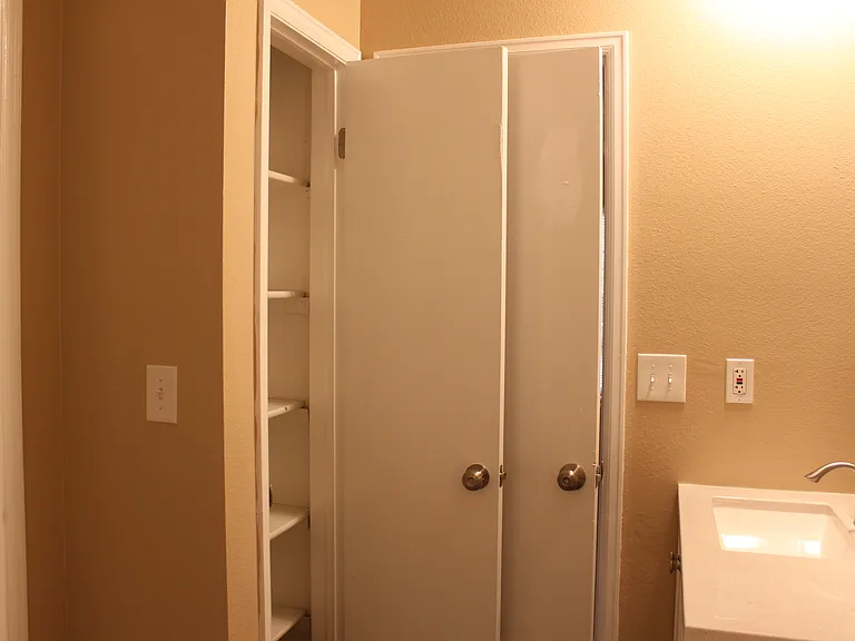 11 Amesbury St #11 — Photo 10
