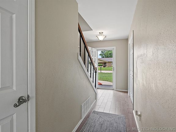 4th image of 5115 Parsons Dr