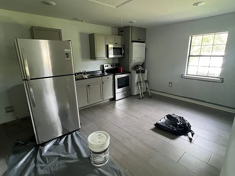 165 E Pecan St #1 — Photo 2