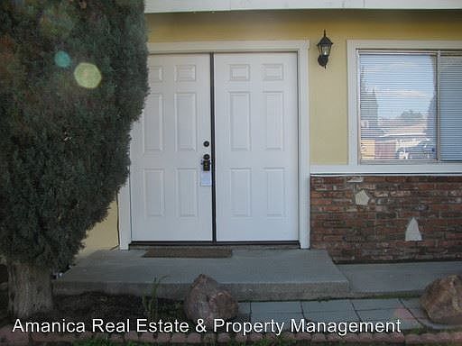 3rd image of 24881 Lukewood Pl