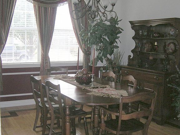 FORMAL DINING, HARDWOOD FLOORS