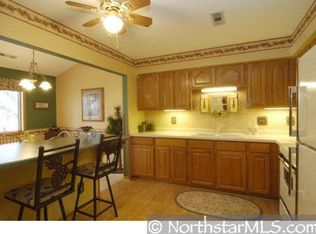 2588 Moundsview Dr, Saint Paul, MN 55112