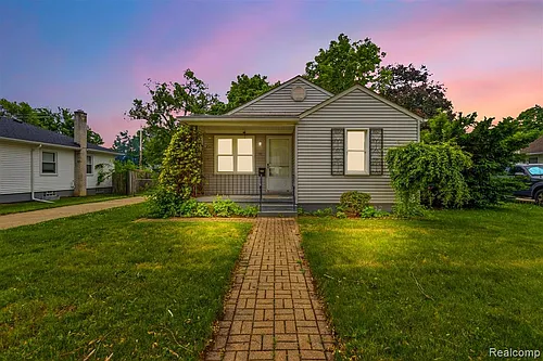 77 Huron Ave Photo 1