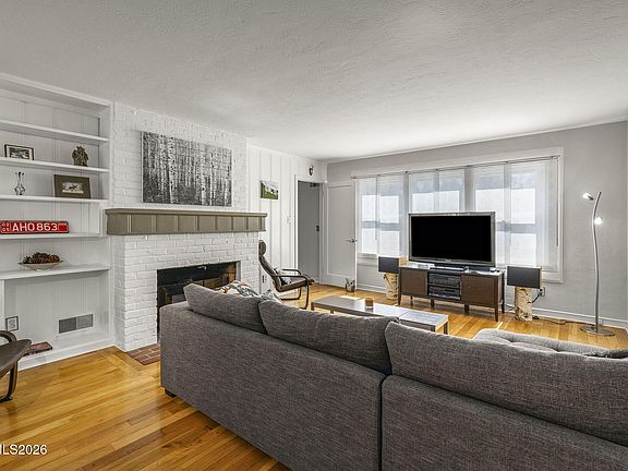 3rd image of 68 Sunnyside Dr