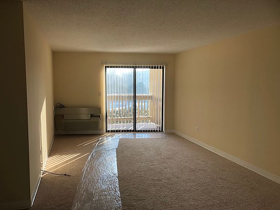 2nd image of 1700 Wedgewood Dr APT 413