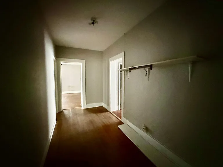 583 N Monroe St — Photo 14