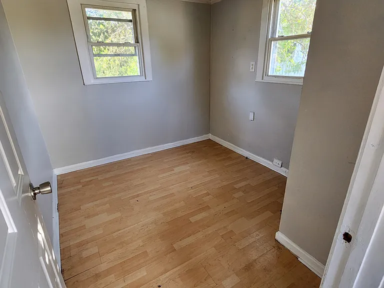 826 Hanover St — Photo 6