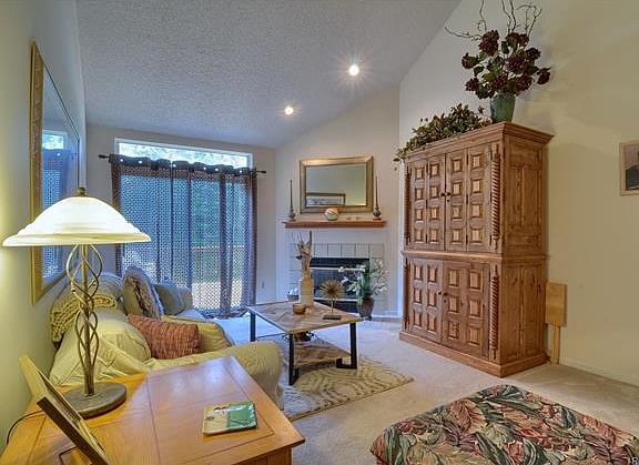 3rd image of 41849 Cantebury Dr #1