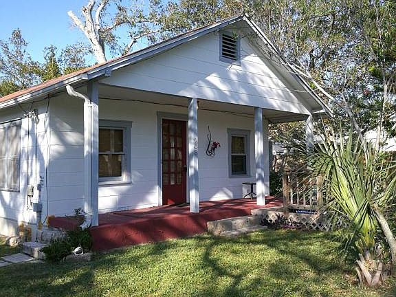 2nd image of 208 14th St