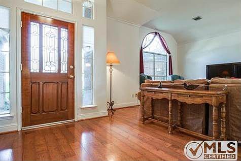 4th image of 611 Hidden Oak Ct
