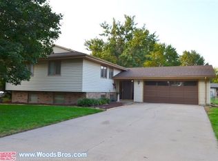 432 E Bek Ave, Seward, NE 68434