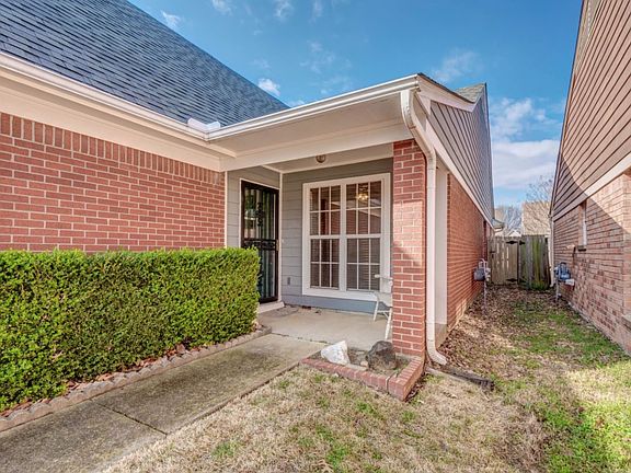 2nd image of 7635 Iris Dr