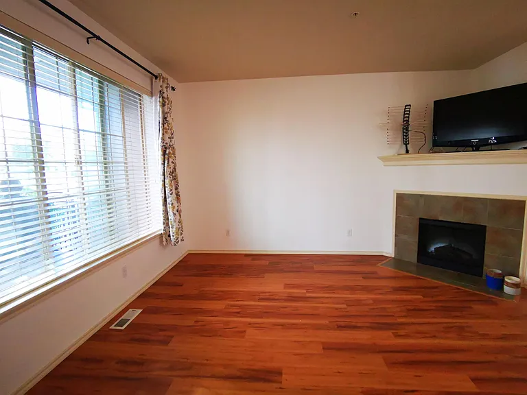 4809 NW Blandy Ter — Photo 3