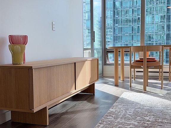 2nd image of 1200 Georgia St W #1402
