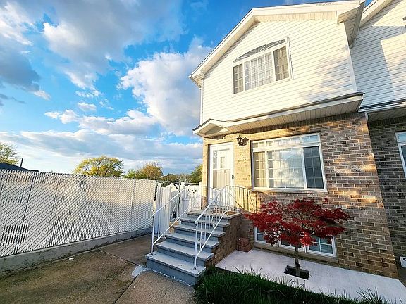 3rd image of 43 Altavista Ct #1H
