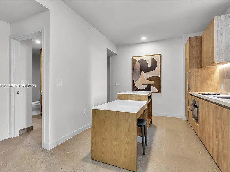 11 NE 6th St #407 — Photo 7