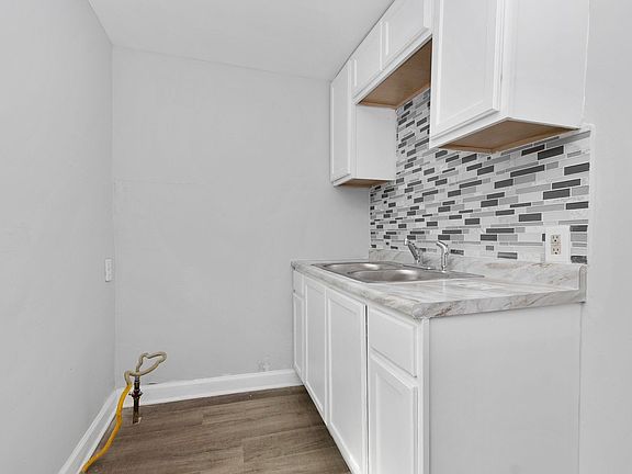 2nd image of 3453-55 S Prairie Ave #3455