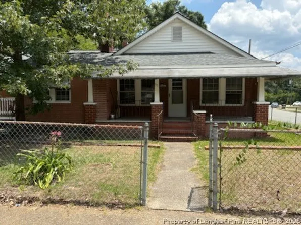911 Henderson Ave, Fayetteville, NC 28301
