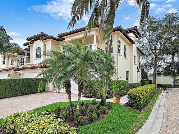 3rd image of 28 Marina Gardens Dr