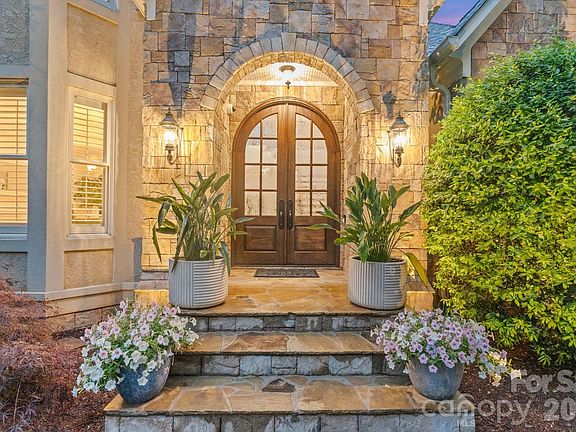 2nd image of 106 Hadley Harbor Ct
