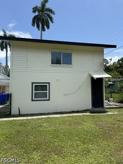 2 bed, 1.0 bath, 1830 sqft, $1,500 — Photo 2