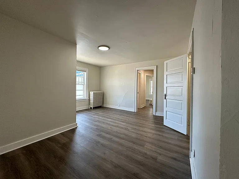 113 S Monroe Ave — Photo 10