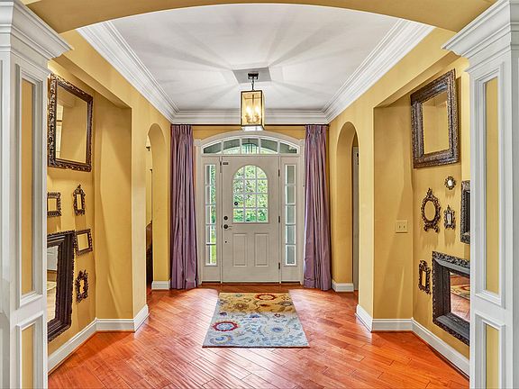 4th image of 78 Stonegate Dr