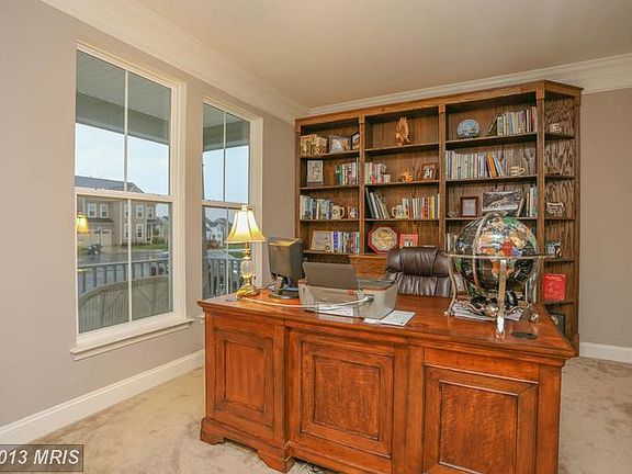 3rd image of 1006 Everett Ct