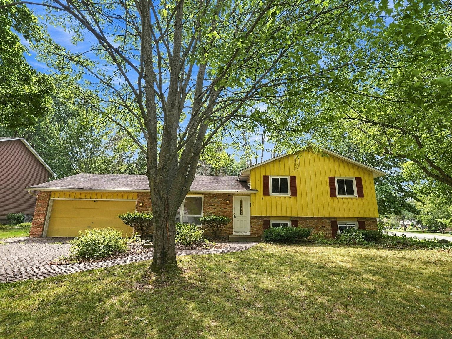 2527 Interlachen Dr, Stillwater, MN 55082 | MLS #7127089 | Zillow