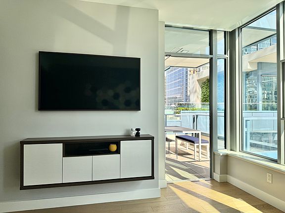 3rd image of 1388 Kettner Blvd #507