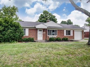 821 Hollendale Dr, Dayton, OH 45429