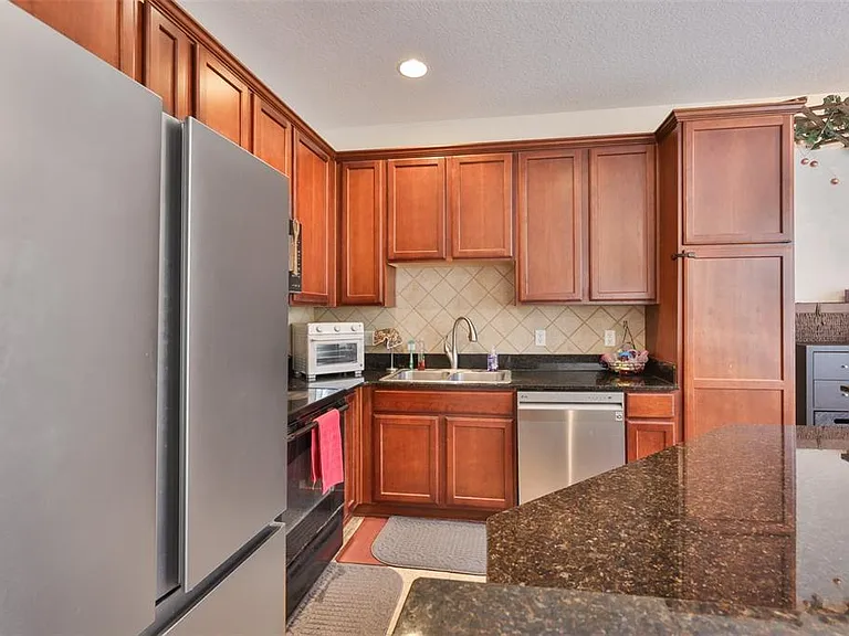 1307 Salem Orchard Ln — Photo 9