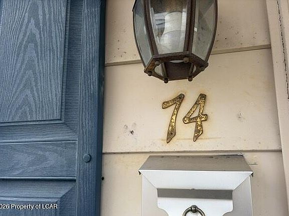 4th image of 74 Mason St