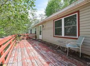 1630 Sunny Side Dr, Tobyhanna, PA 18466