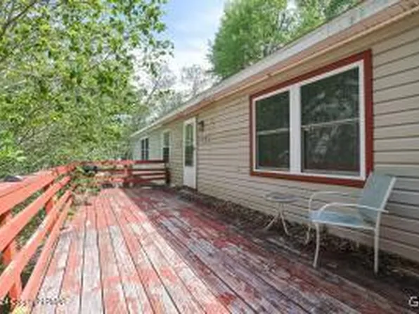 1630 Sunny Side Dr, Tobyhanna, PA 18466