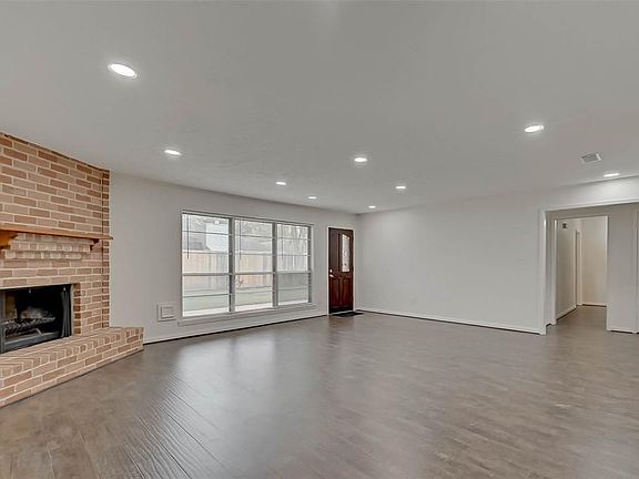 4th image of 21043 Northern Colony Ct