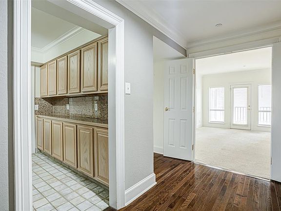 3rd image of 4242 Lomo Alto Dr APT W33