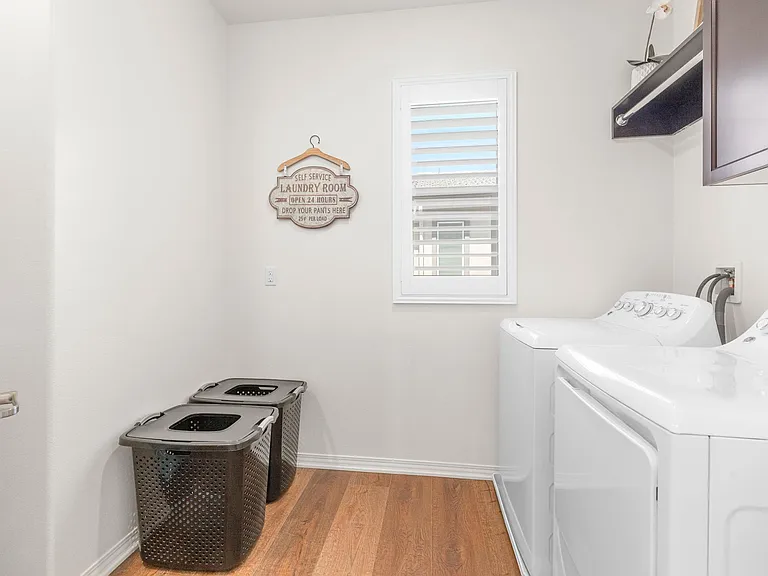 8653 Bay Laurel St — Photo 25
