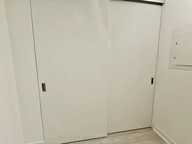 195 McCaul St #1412 — Photo 5