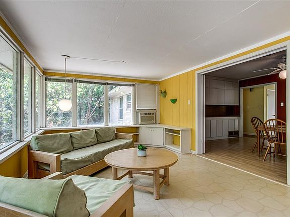 5th image of 2514 Glenwood Ln