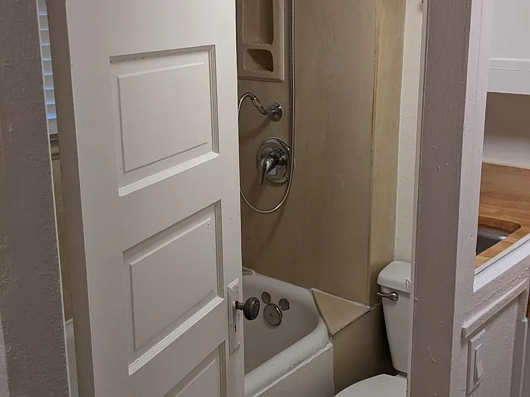 309 Edith Blvd NE #2 — Photo 11