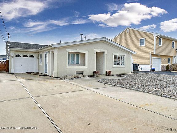 3rd image of 351 Maria Dr
