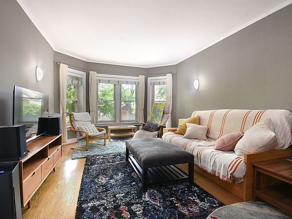 5th image of 1730 W Foster Ave APT 1