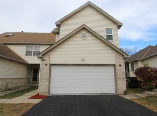 1120 Viewpoint Dr, Lake In The Hills, IL 60156