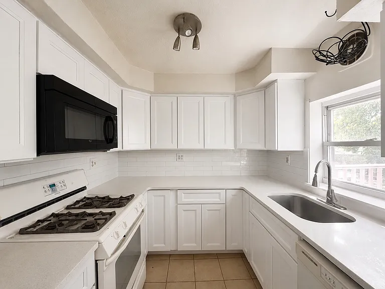 3408 Morrell Ave — Photo 1
