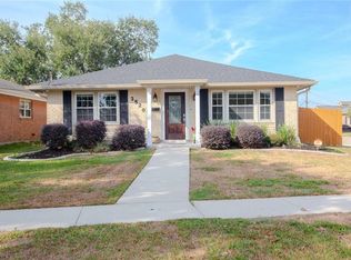 3520 Lake Villa Dr, Metairie, LA 70002