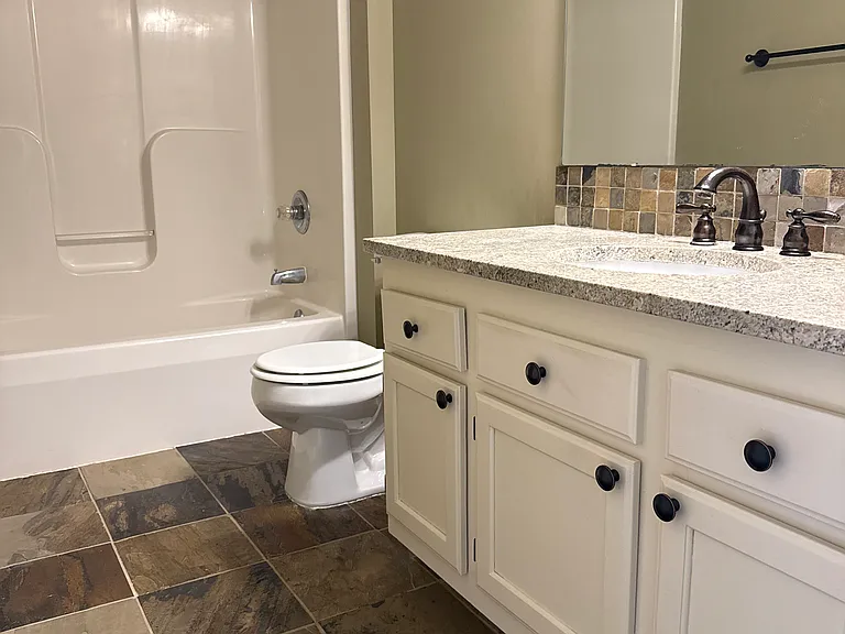 3313 Park Ridge Ln NE — Photo 17