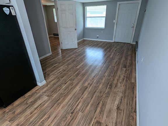 3rd image of 1838 Hacienda Way