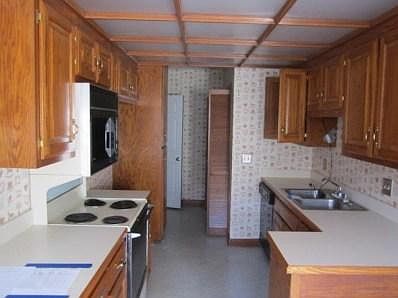2nd image of 8963 Sawyer Brown Rd