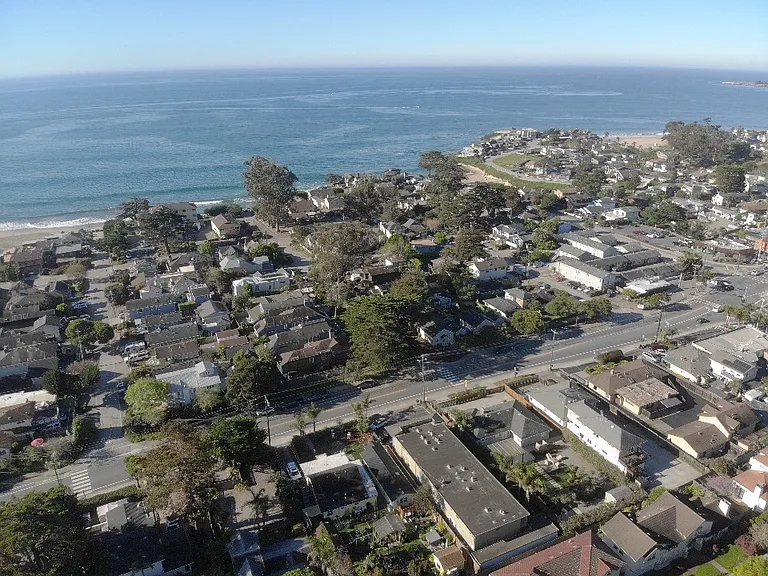 1917 Portola Dr — Photo 36